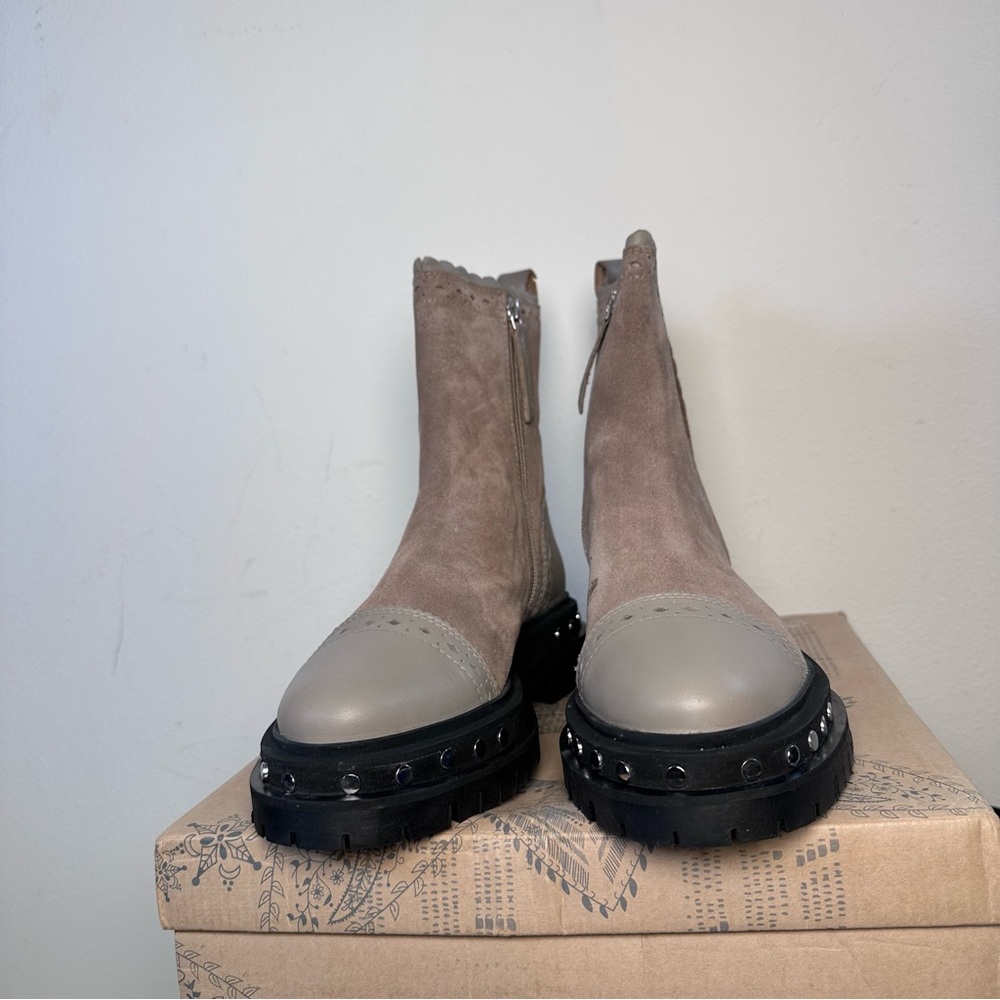 Free People Tate Chelsea Boot in Oyster tan brown ankle western flat platform - Picture 3 of 7